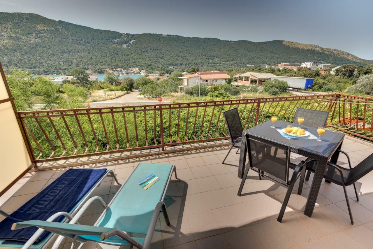 Cozy Apartment Stana In Grebastica Sibenik Exterior photo